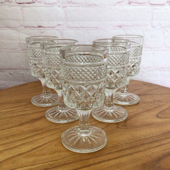 Vintage Anchor Hocking Wexford Wine Glasses - Set of 5 - Picture 1 of 6